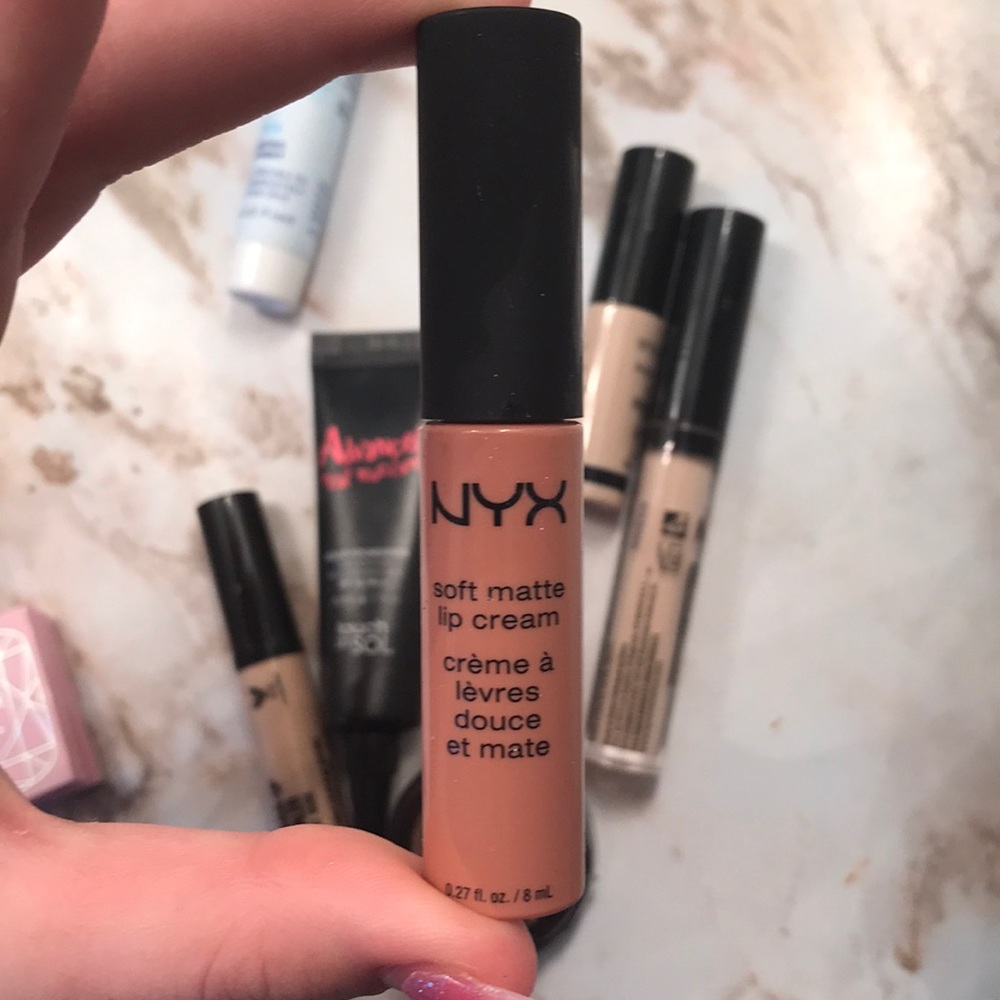 Makeup bundle - Picture 4 of 8